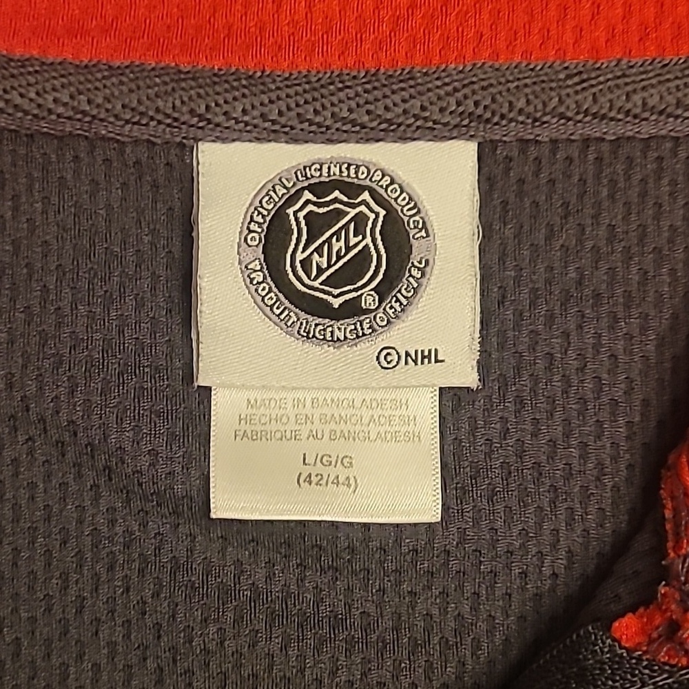 Men's size Large NHL Chicago Black Hawks long sleeve  Lot F - Picture 8 of 8